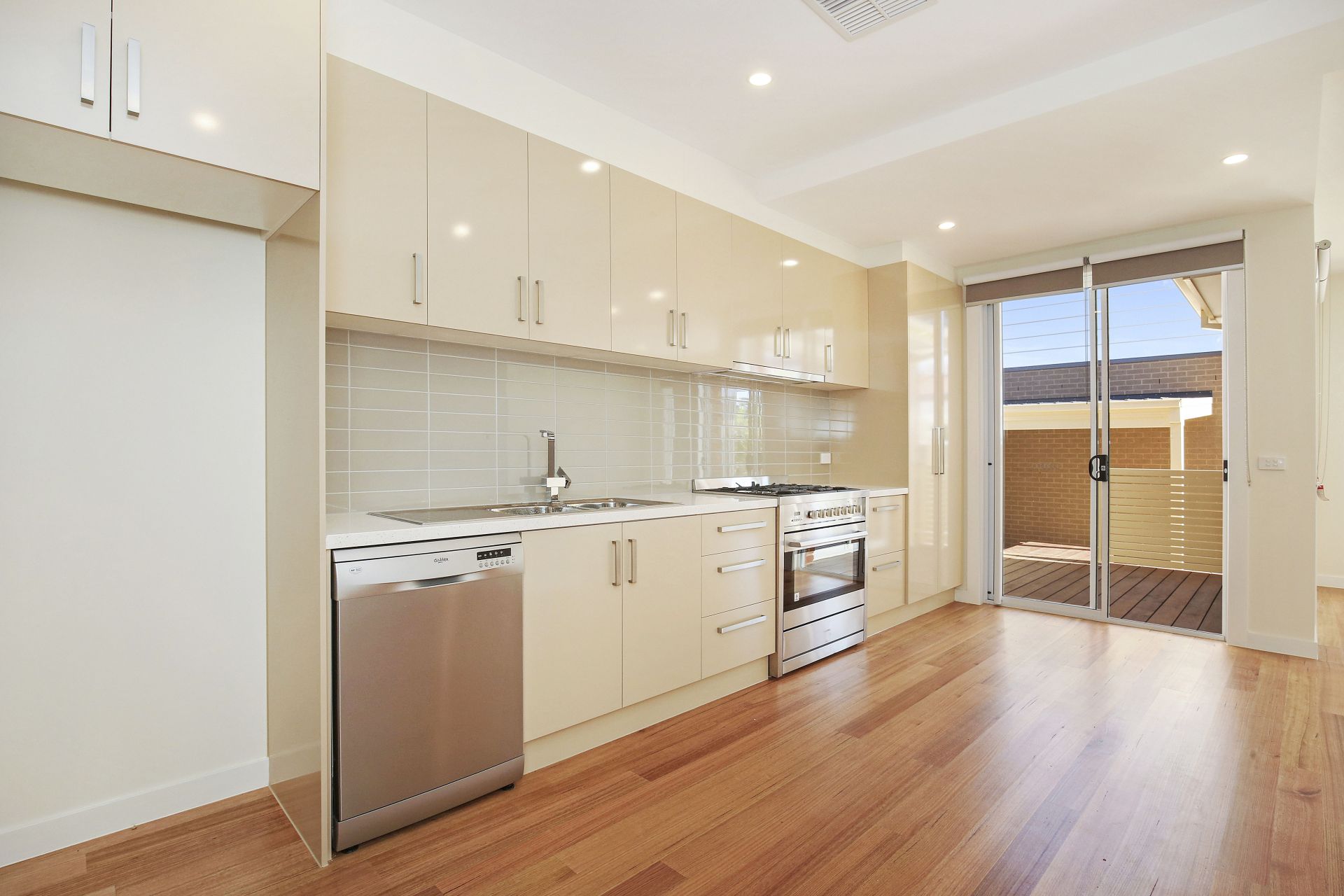 ART DECO RENOVATED DELIGHT