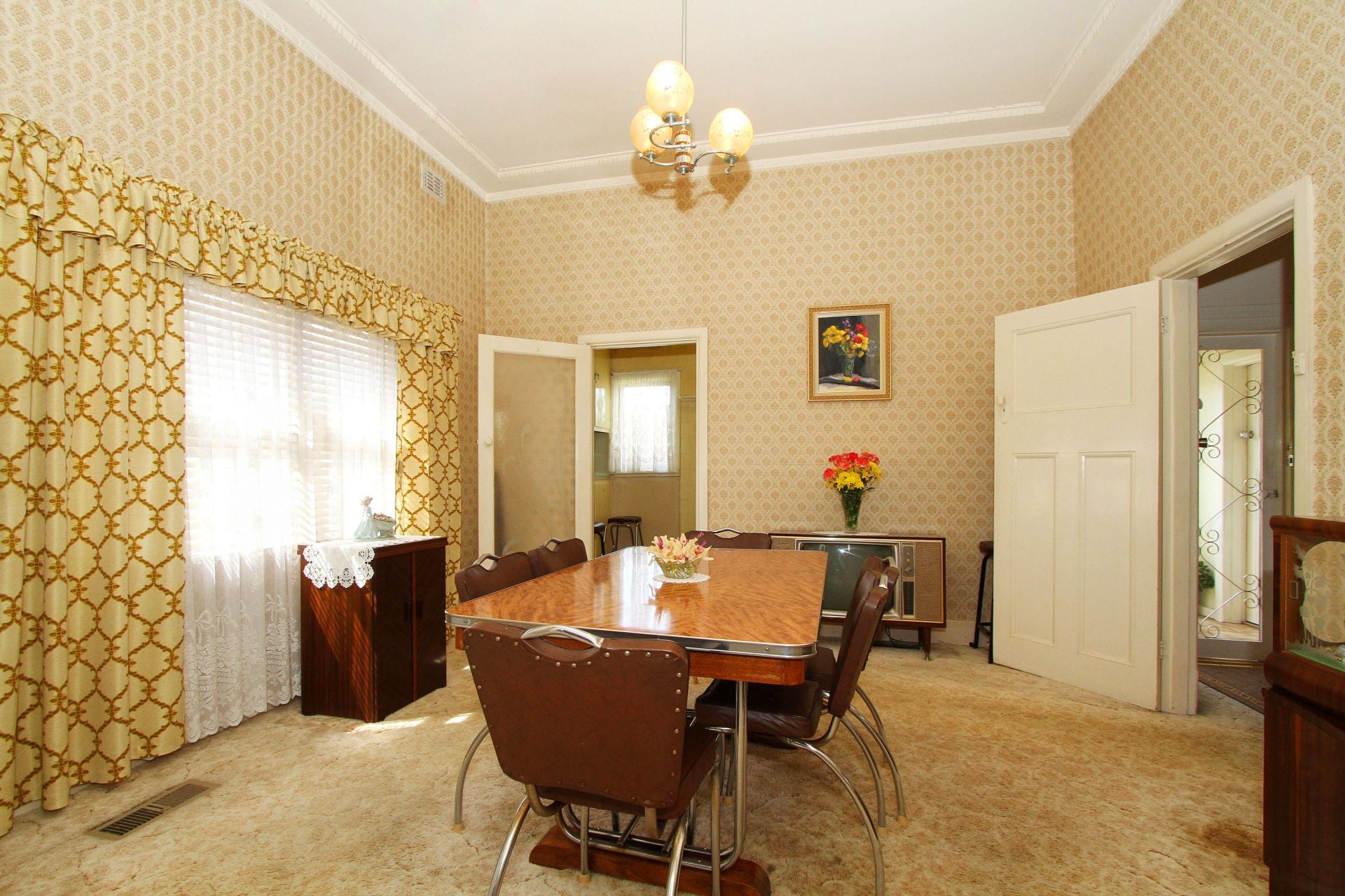Auction This Saturday    -  SOLD   -    $695,000