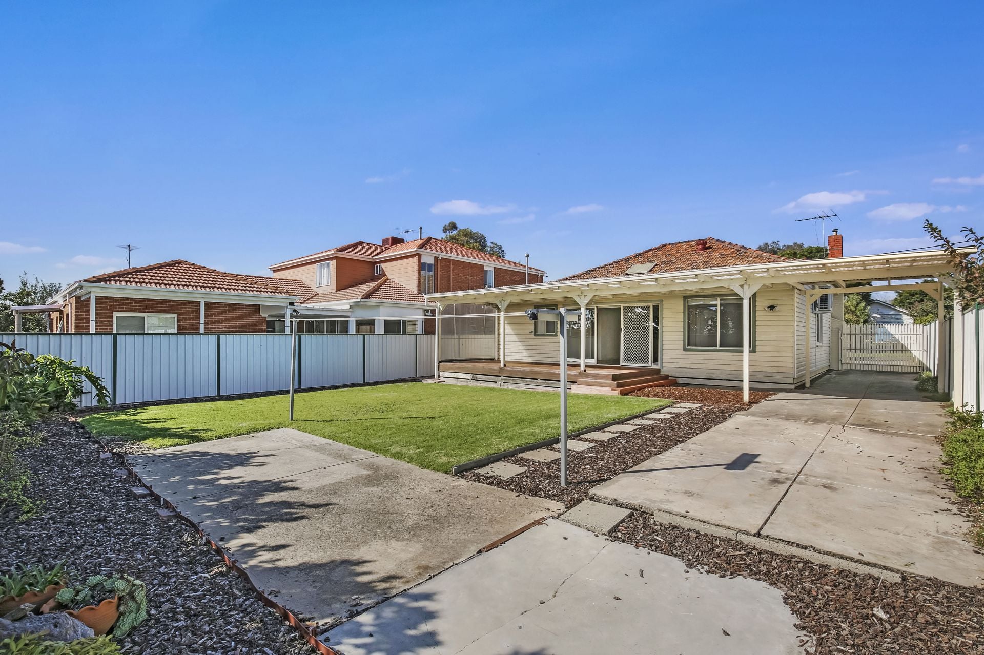Perfectly positioned family home!