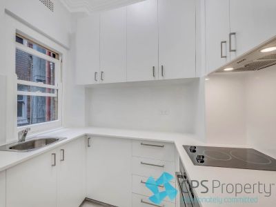 RENOVATED ART DECO RESIDENCE IN THE HEART OF VIBRANT POTTS POINT