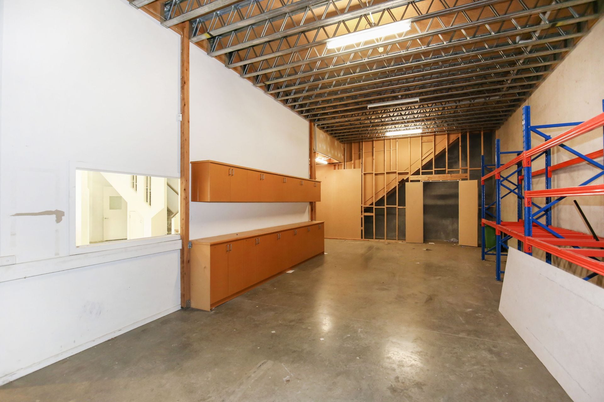 Corner Position, Perfect Head Office / Showroom