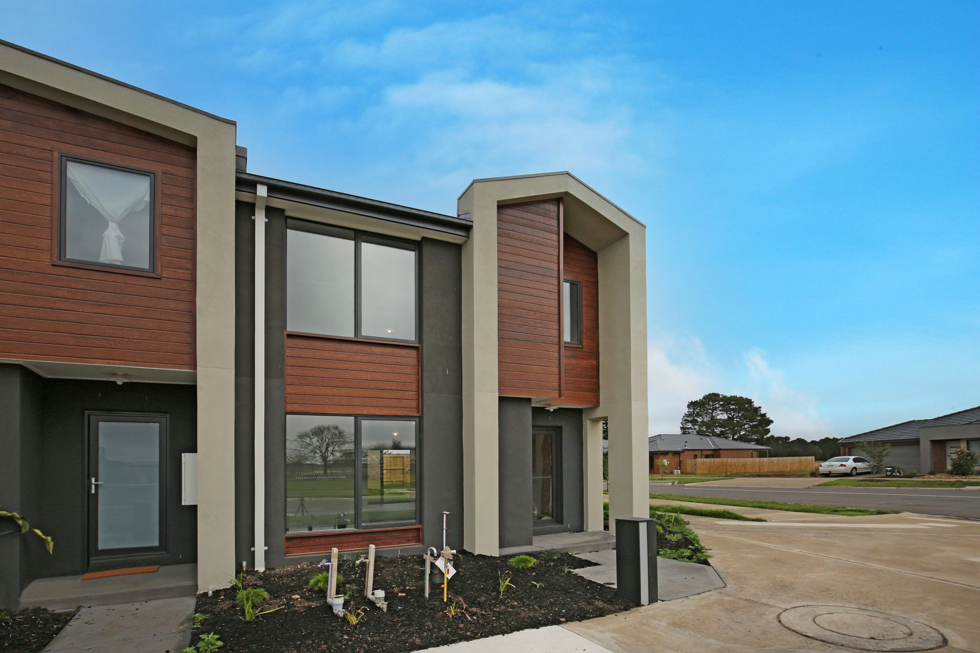 Brand New Townhouse in Kinbrook Estate!