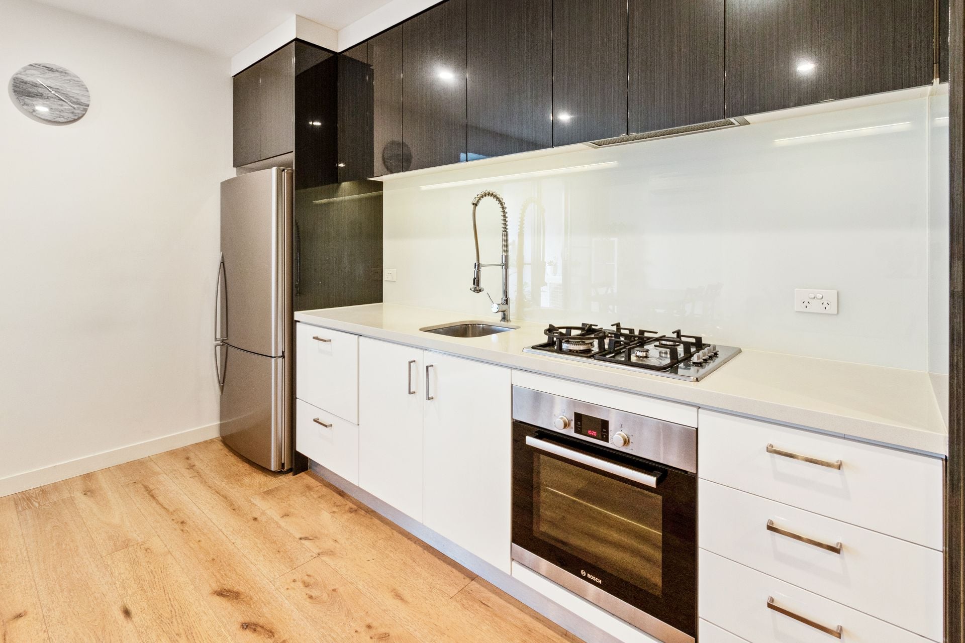 Vibrant Apartment Living In Lifestyle Hot Spot