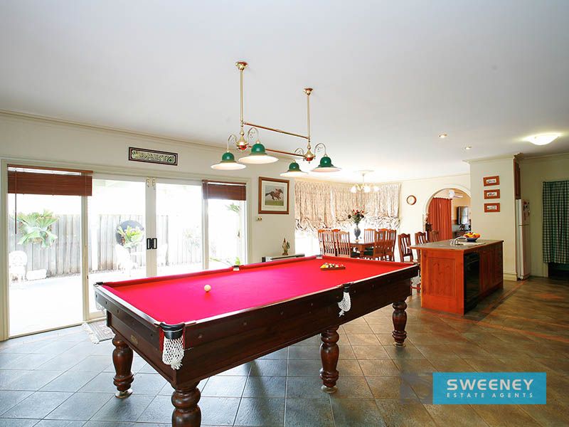 18 Carinza Avenue, Altona Meadows - Thumbnail 4