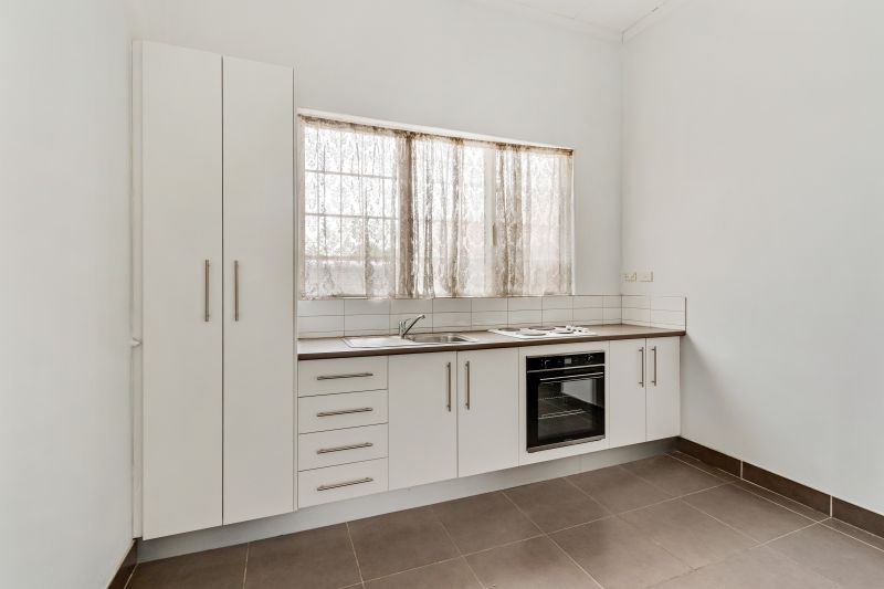 726 Plenty Road, Reservoir