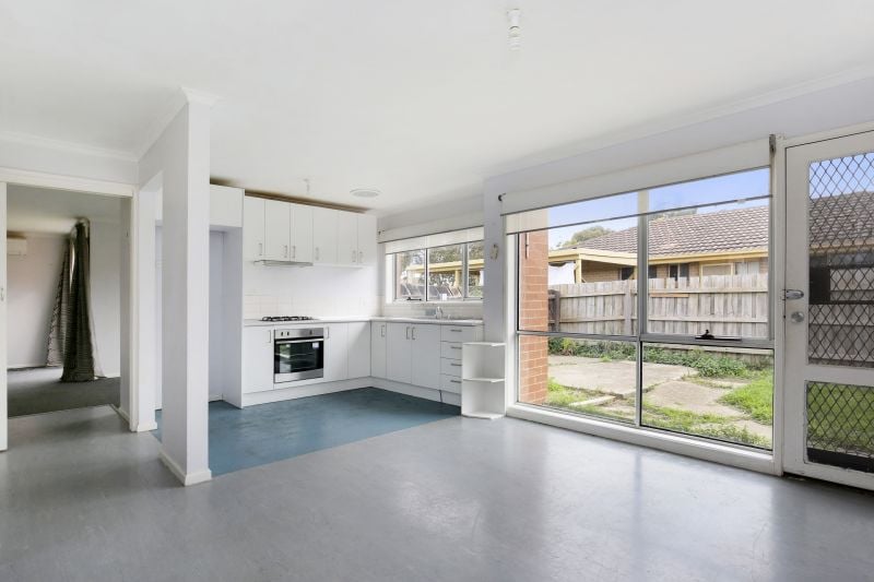 4 Ross Street, Reservoir