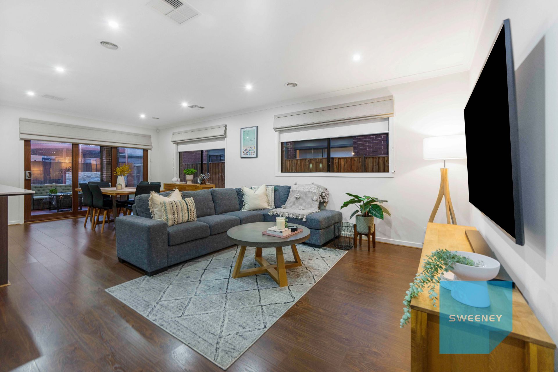 28 Springlands Crescent, Fraser Rise - Thumbnail 8