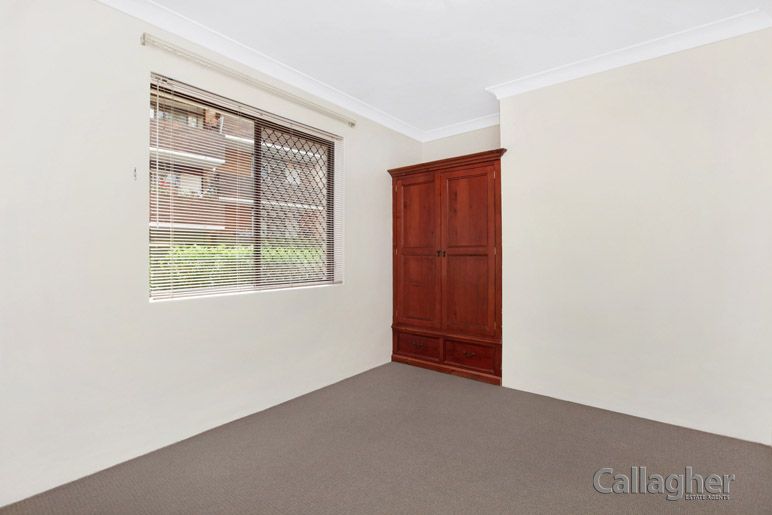 Renovated 2 Bedroom steps to Waterfront Parks