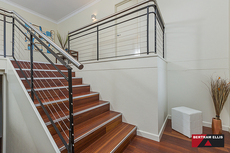 16 Molineaux Place, Farrer - Thumbnail 3