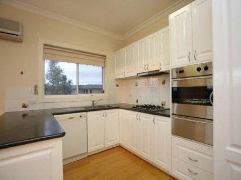 3/84 Lakeside Drive, Sanctuary Lakes - Thumbnail 4