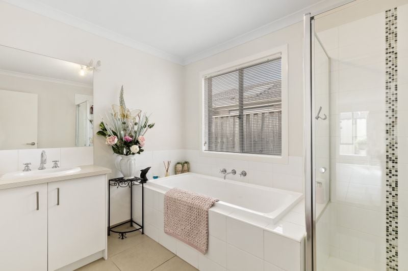 13 Bassetts Road, Doreen