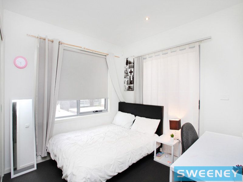 12 Jolimont Street, Caroline Springs - Thumbnail 8