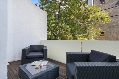 DRASTIC PRICE REDUCTION - SYDNEY BOUTIQUE HOTEL ACCOM. LEASEHOLD FOR SALE - CITY FRINGE