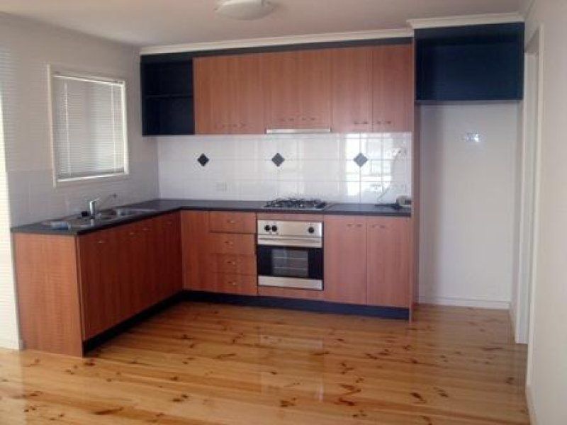 Stylish One Bedroom Unit with Courtyard!