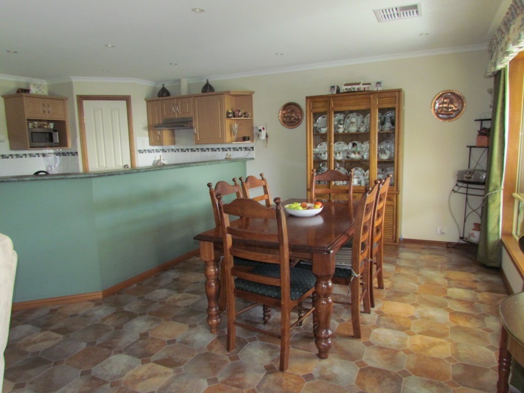 Sold property Undisclosed for 28 Potts Road Evanston Park , SA 5116