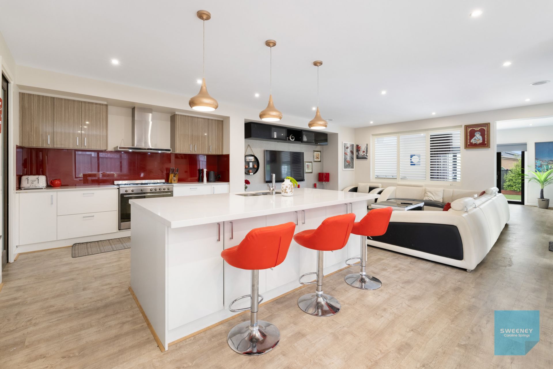 63 Orbis Avenue, Fraser Rise - Thumbnail 4