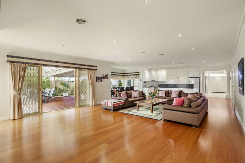 26 Langmore Drive, Hillside - Thumbnail 3