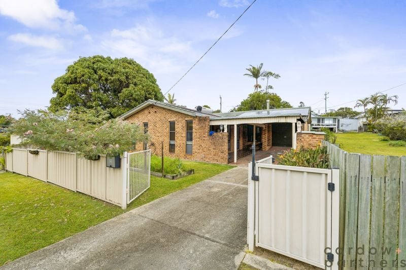 Charming 4-Bedroom Home Close to Town - Ideal for Investors, First Home Buyers, or Renovators