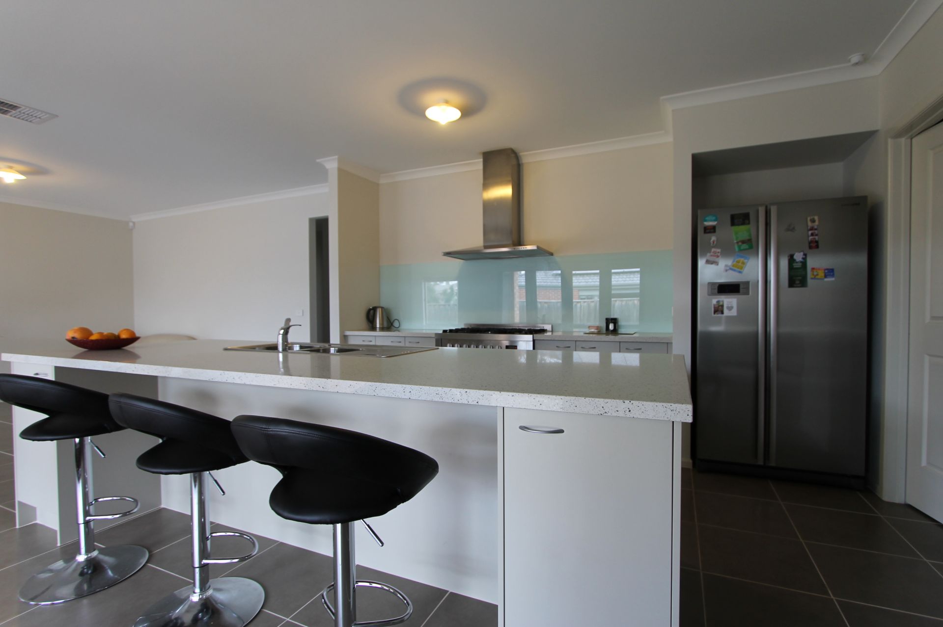 Spacious Home in Mill Park Lakes Estate