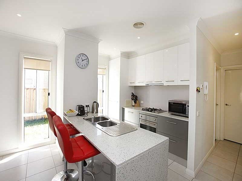 63 Vaucluse Boulevard, Sanctuary Lakes - Thumbnail 8