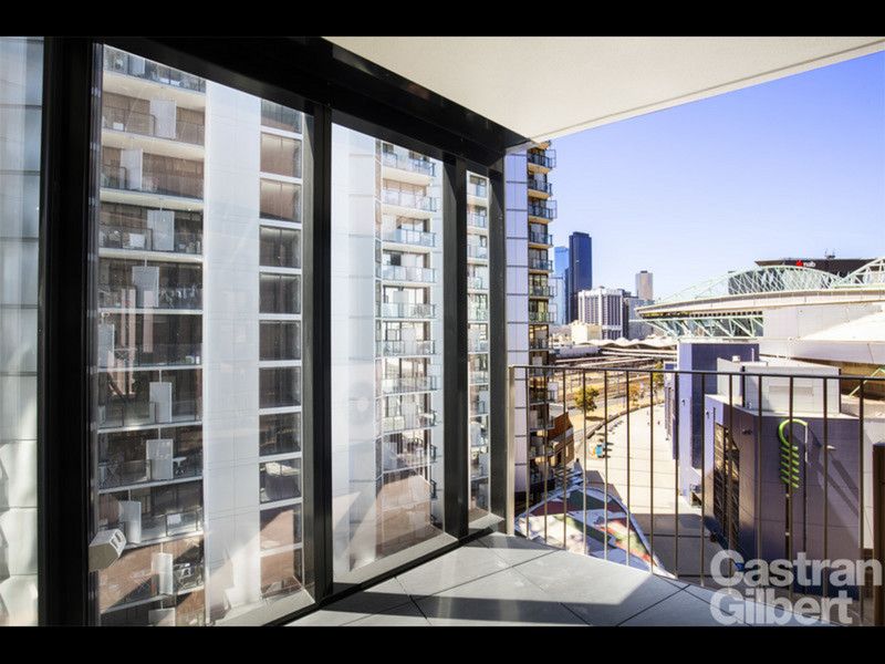 902/677 La Trobe Street, Docklands - Thumbnail 5