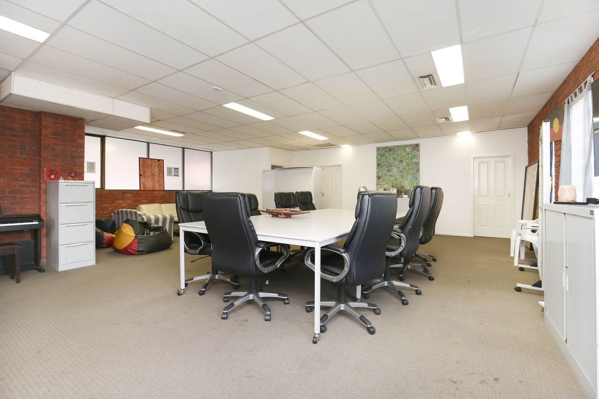 GROUND FLOOR OFFICE IN PRIME LOCATION