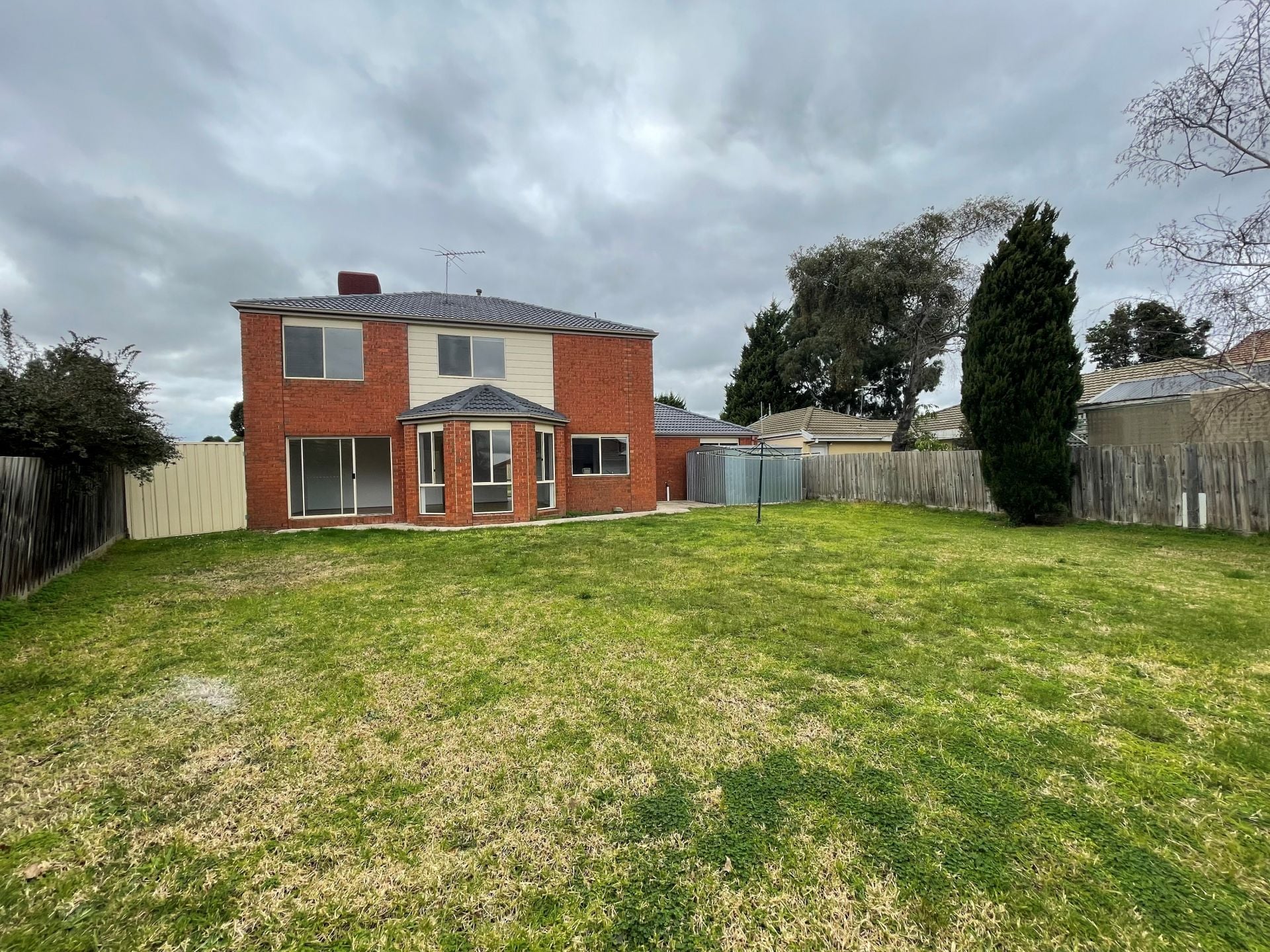 IDEAL FAMILY HOME!