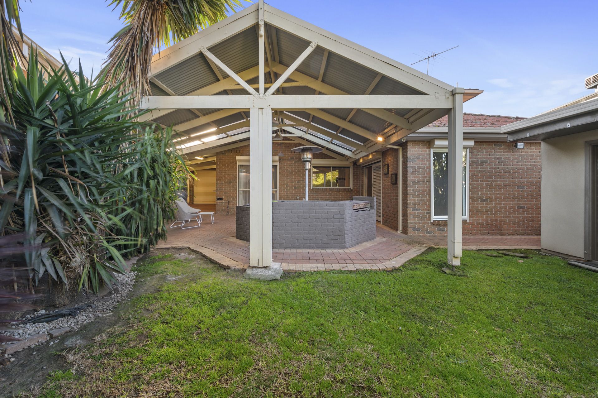 LALOR'S FINEST - 5 BEDROOMS