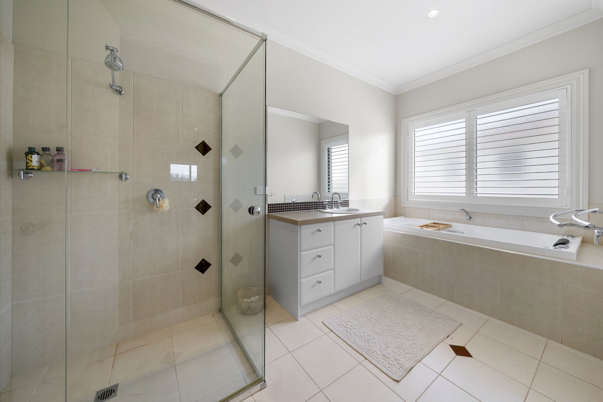 36 St Chester Avenue, Lake Gardens Ballarat Real Estate Pty Ltd