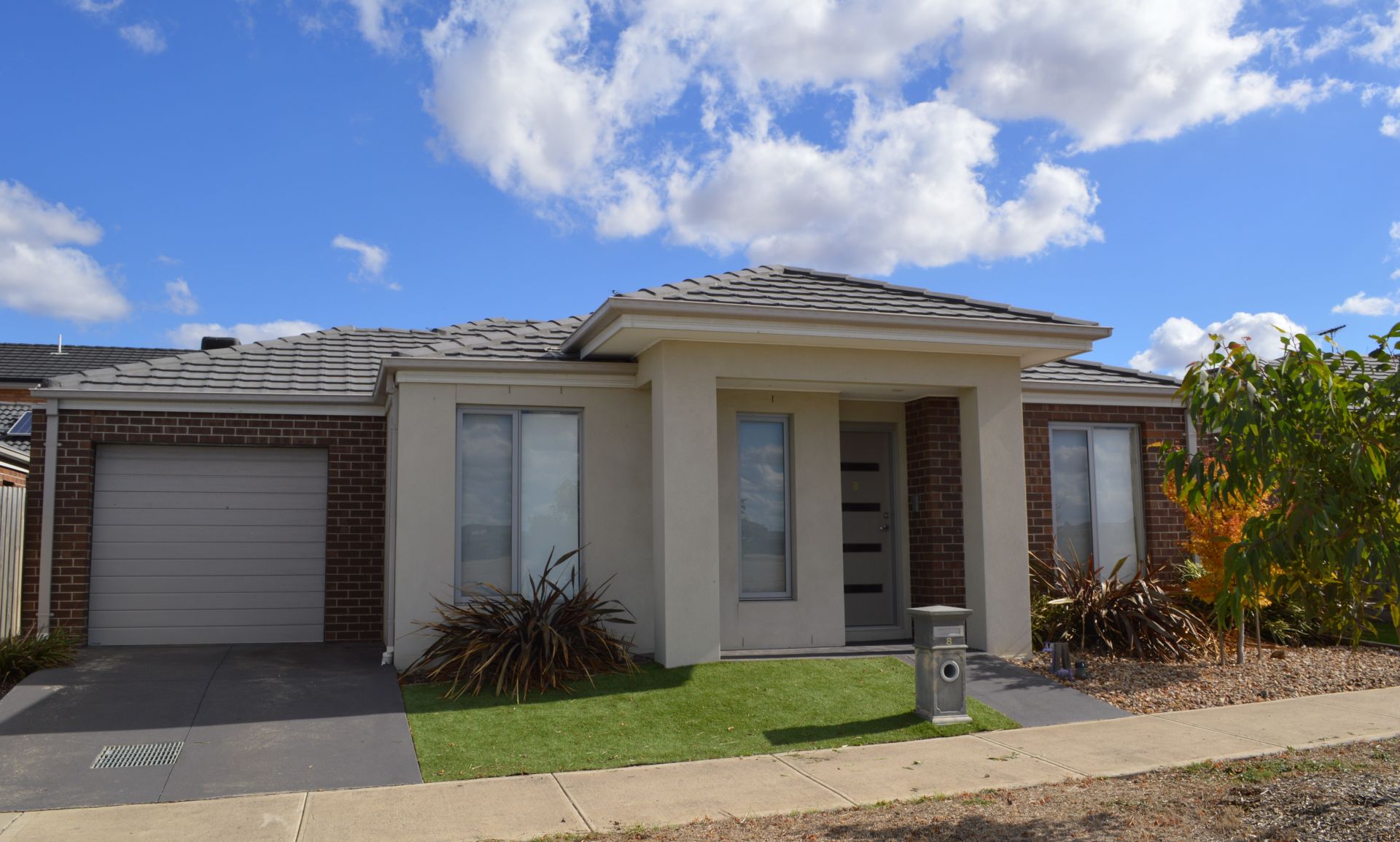 MODERN, AFFORDABLE & PERFECTLY LOCATED  *Insp Wed 29th May @ 4:40pm*