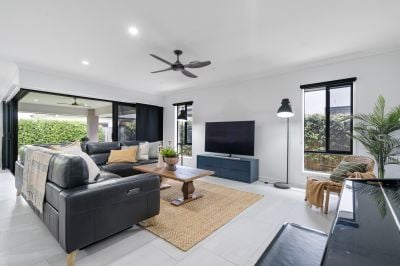 Another Sold by Team Dhi
Record Price for Single Level home in Surrounds!!