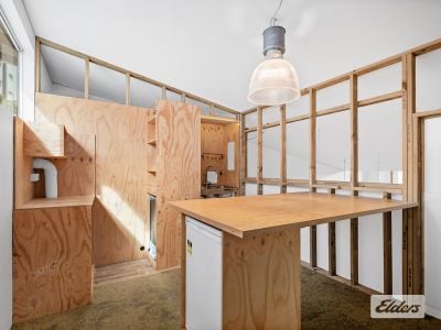 RARE COMMERCIAL ROAD OFFICE WITH 2 CARS!