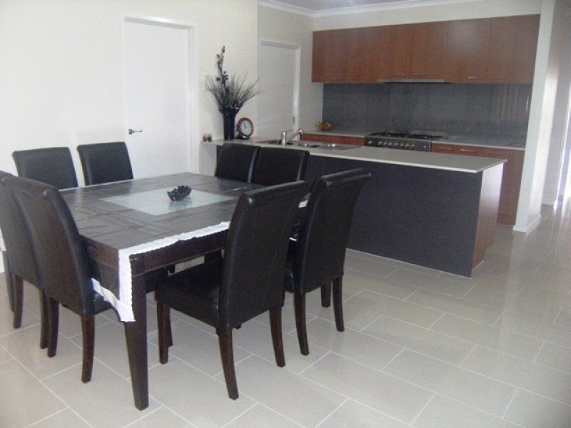 5 McCubbin Close, Caroline Springs - Thumbnail 4