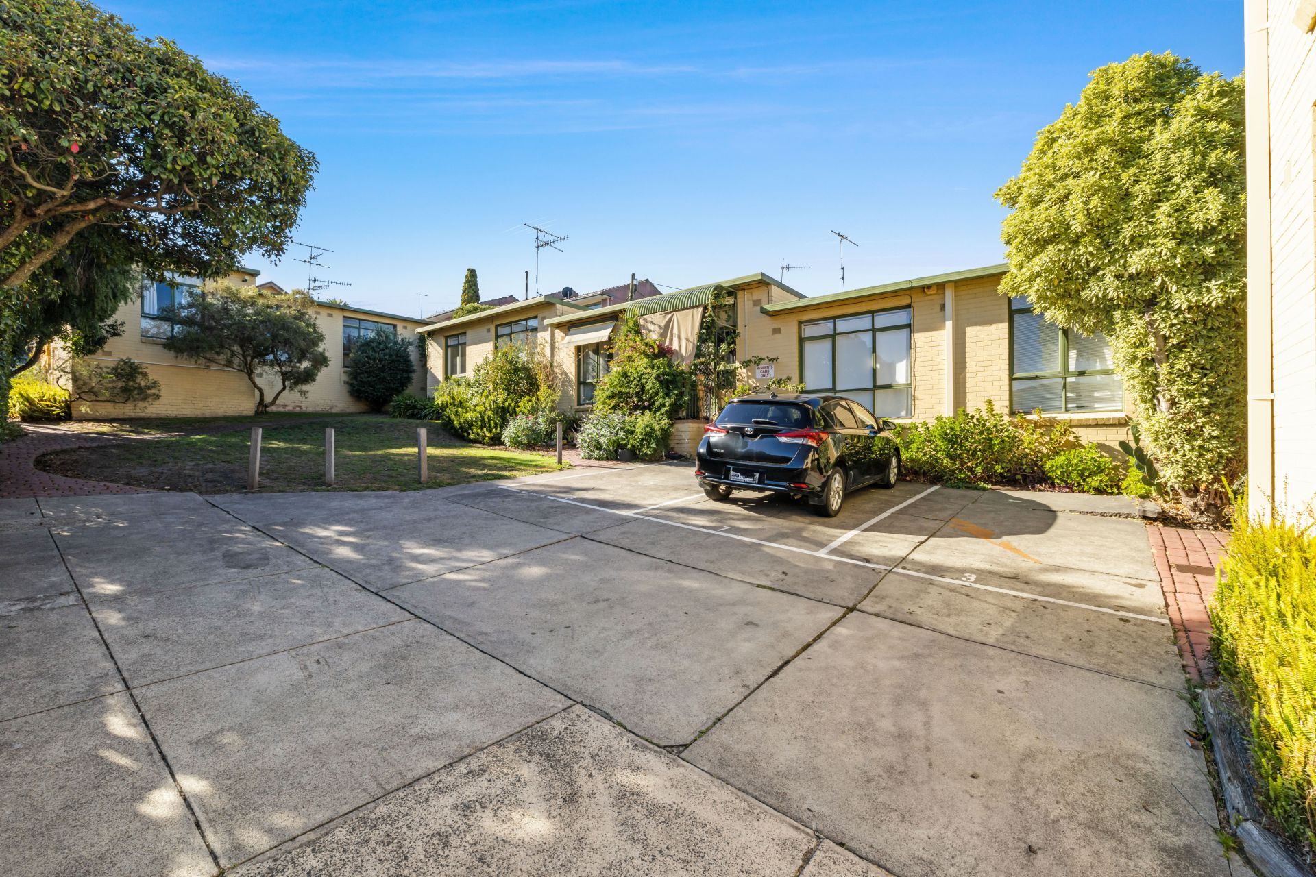 Spacious, Sunny And With Unrivalled Lifestyle Convenience