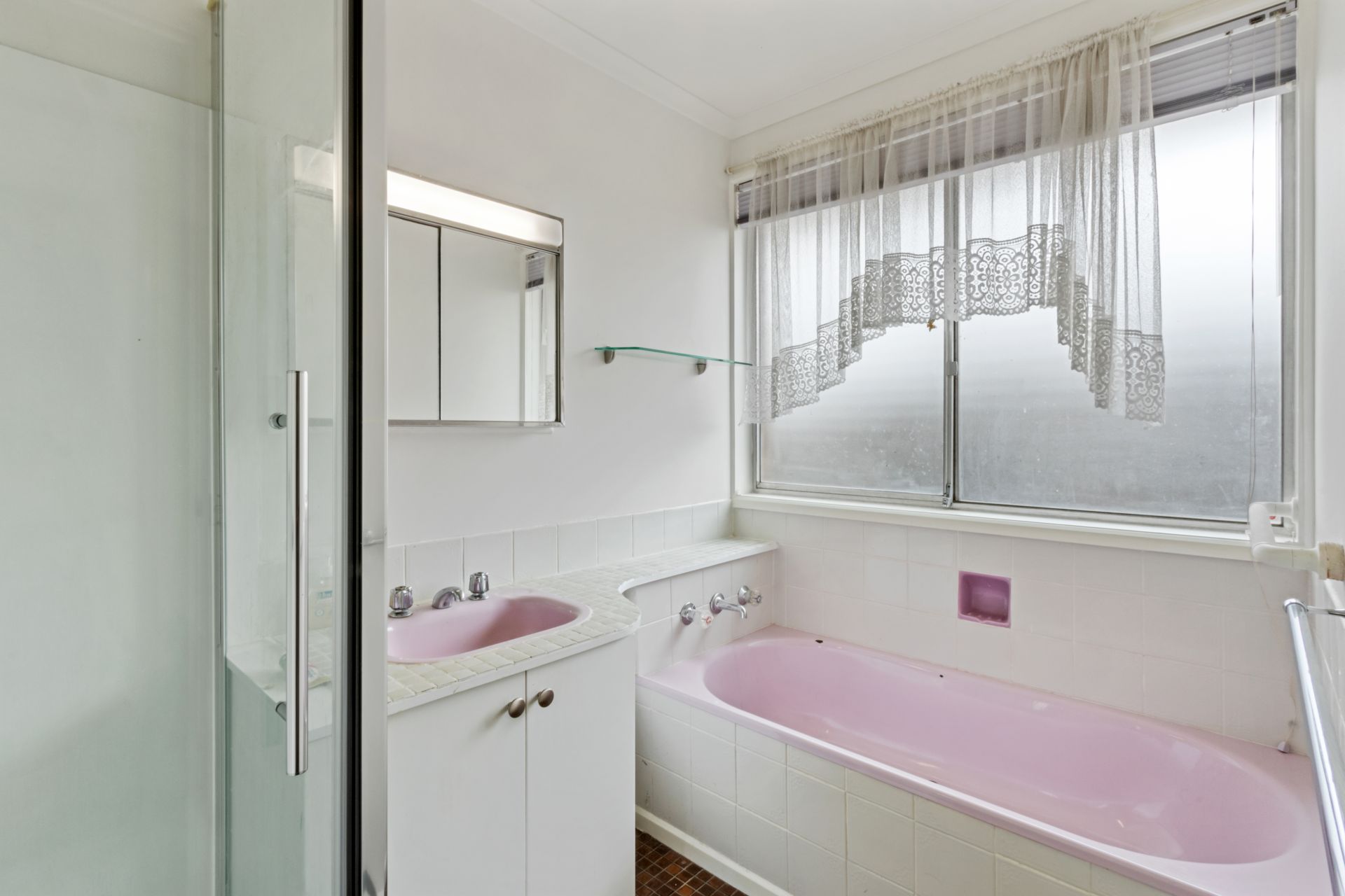Spacious House plus Studio!