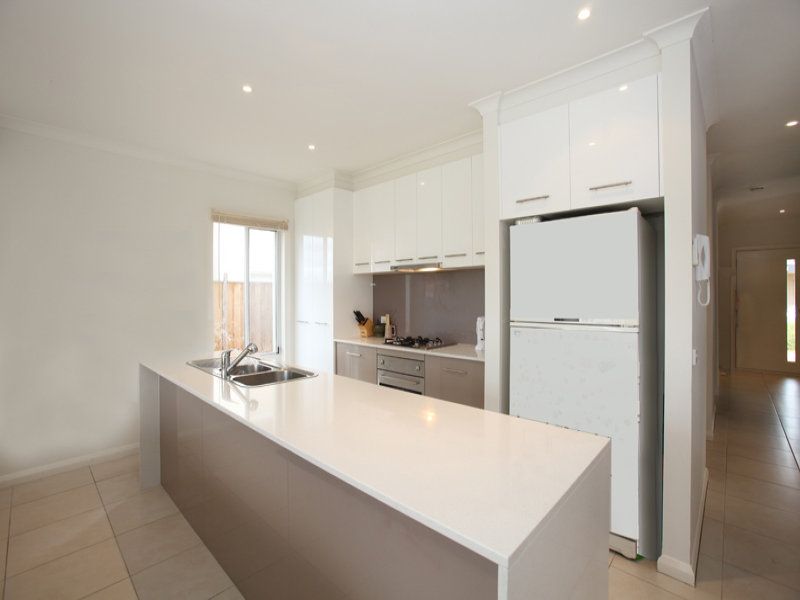 19 Montclair Street, Sanctuary Lakes - Thumbnail 8