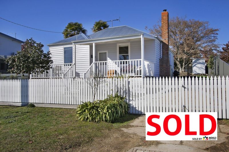 1 John Crescent Beechworth VIC, Beechworth - Thumbnail 2