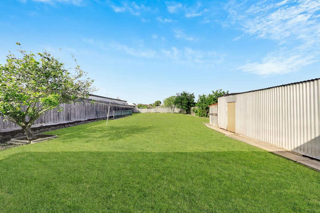 CHARMING HOME IN THE HEART OF RESERVOIR