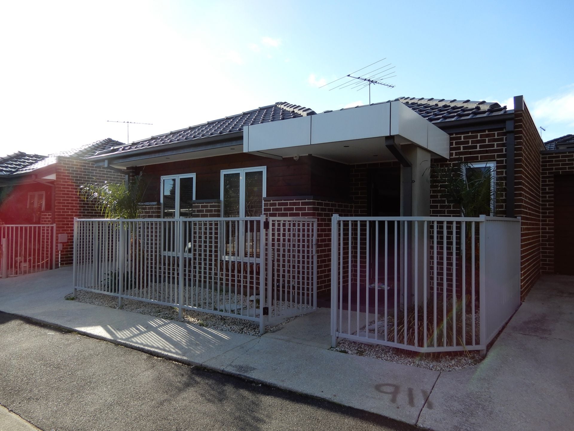 Stylish 2 Bedroom + Study!