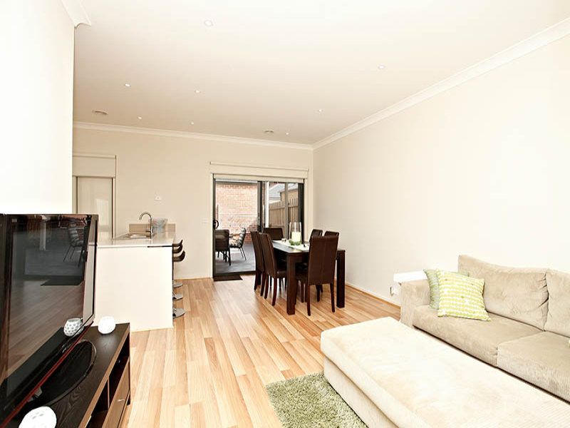 30 Eloura Circuit, Taylors Hill - Thumbnail 4