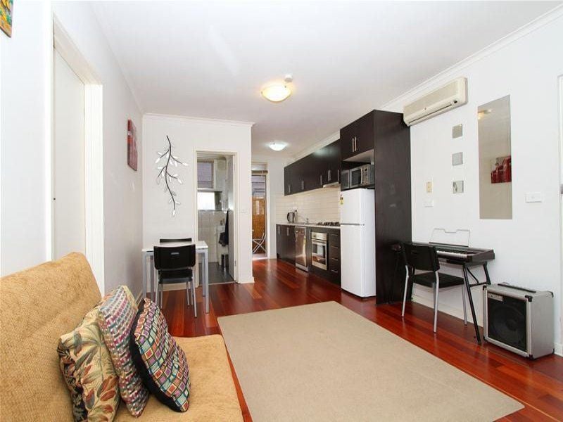 4/4 Dundas Street, Thornbury