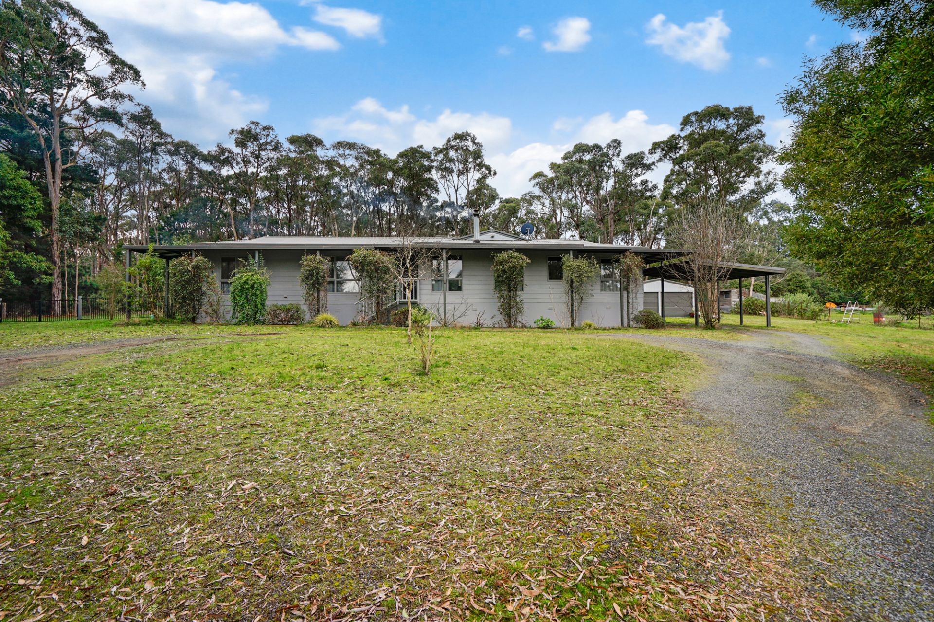 61 Grevillea Drive, Enfield, Enfield - Thumbnail 3