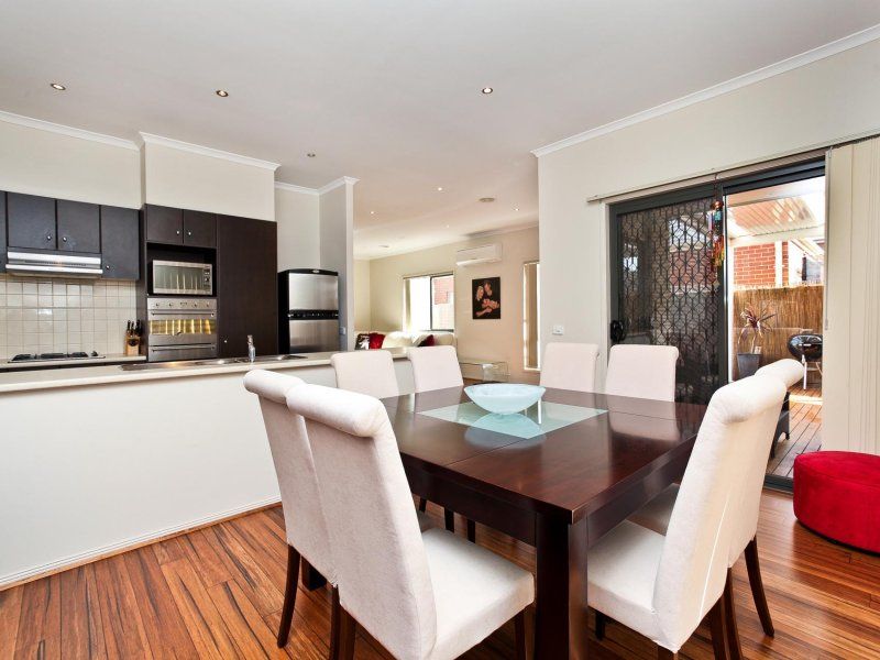 7 Dendy Street, Caroline Springs - Thumbnail 4