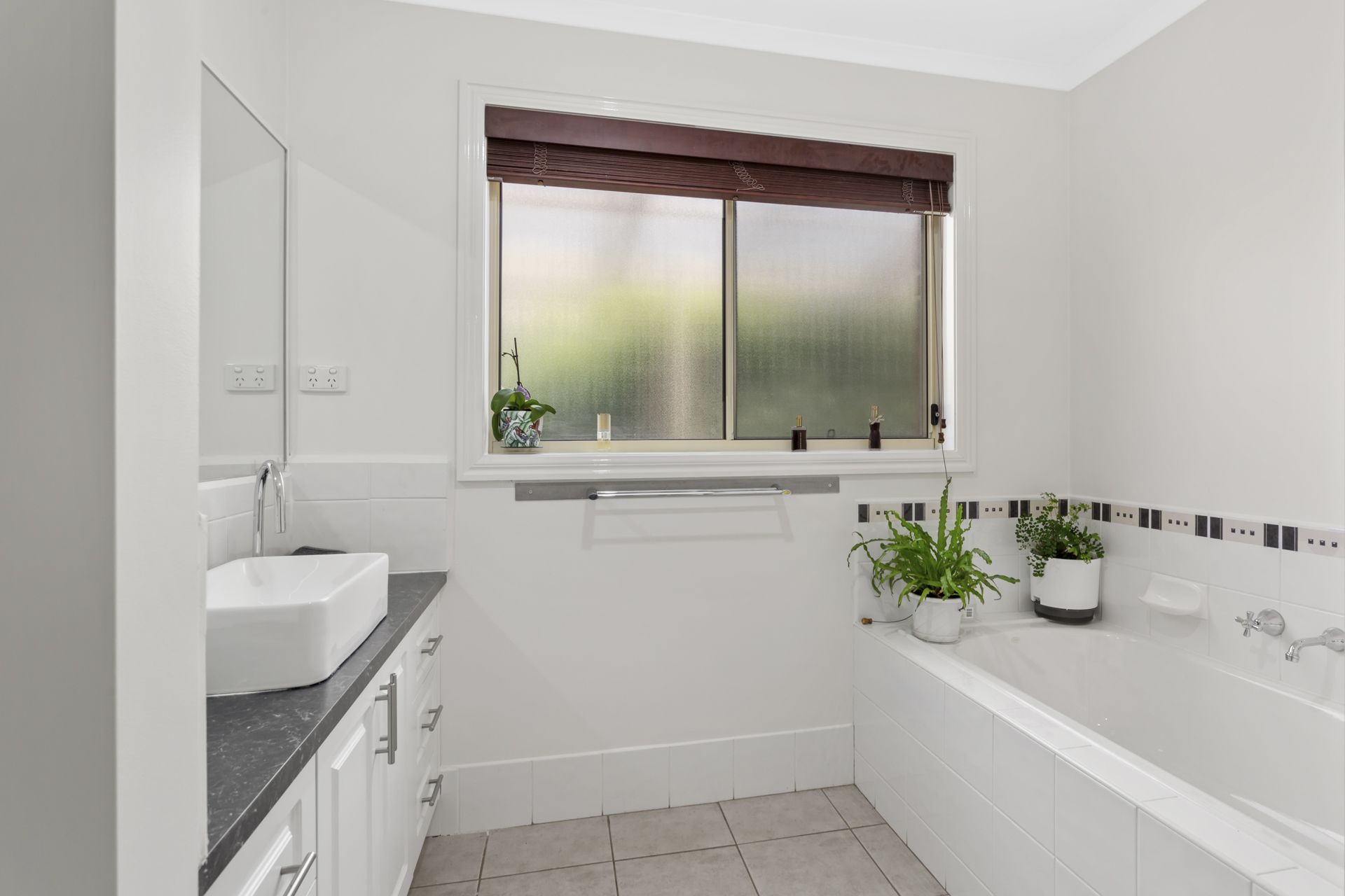 PERFECT FAMILY HOME - ENTERTAINERS DELIGHT