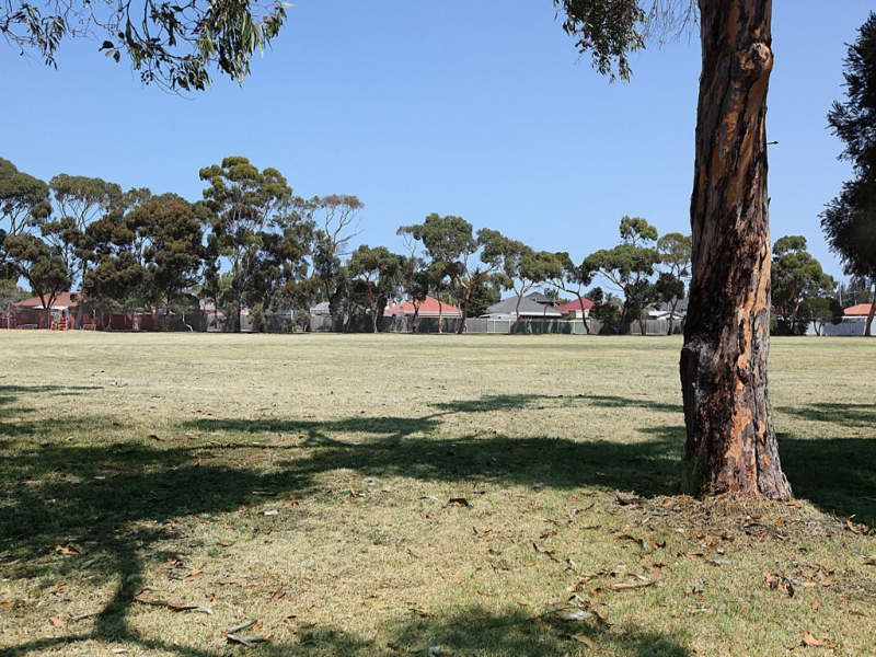 11 Charles Road, Altona - Thumbnail 3