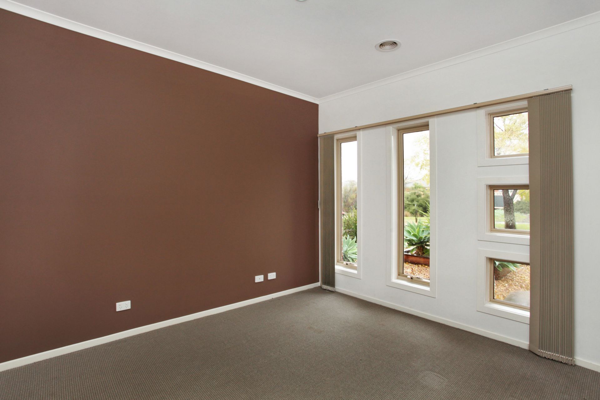 9 Viewbank Walk, Caroline Springs - Thumbnail 7