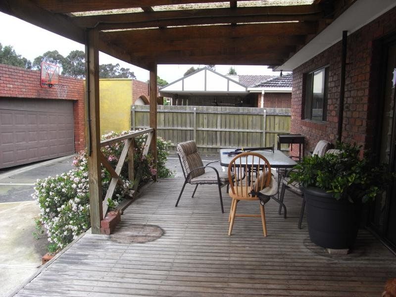 SPACIOUS FAMILY HOME! CLOSE TO TRANSPORT AND ALL AMENITIES!