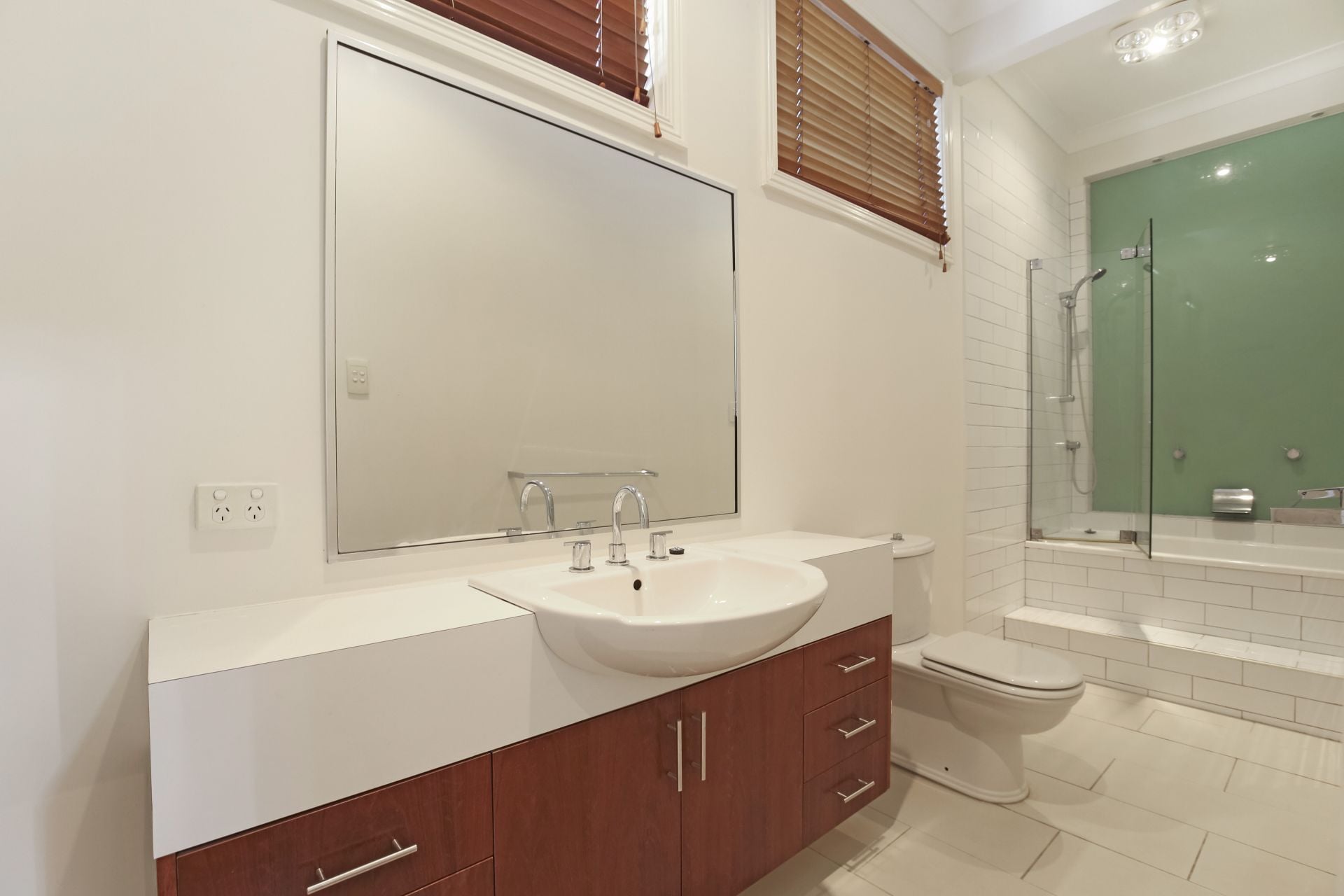 Exquisite 2 Bedroom Home in Superb Location