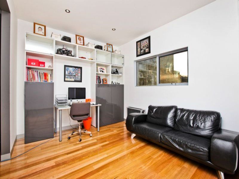 28 Brunton Avenue, Caroline Springs - Thumbnail 7