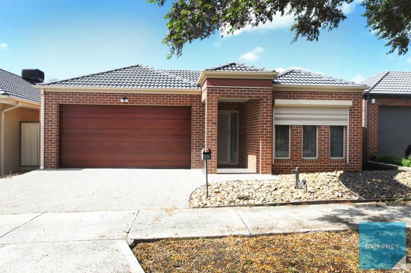 38 Daly Circuit, Caroline Springs - Thumbnail 2
